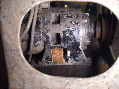 1995 Ford Bronco - This is a close-up view of an electric motor, not a 1995 Ford Bronco.