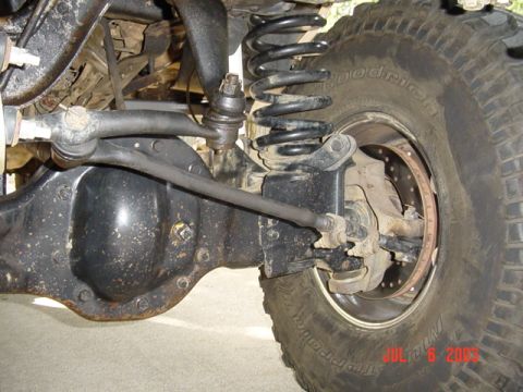 1989 Ford Bronco - See the real steep angle on the drivers side with the 6" lift
