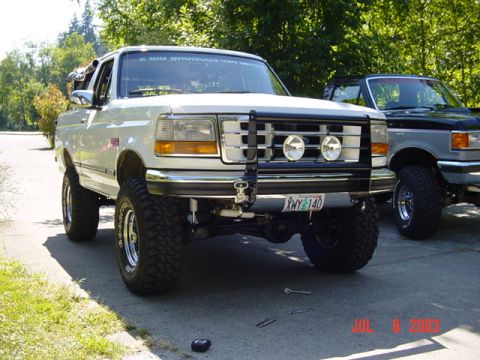 1989 Ford Bronco - TheJuice looking good