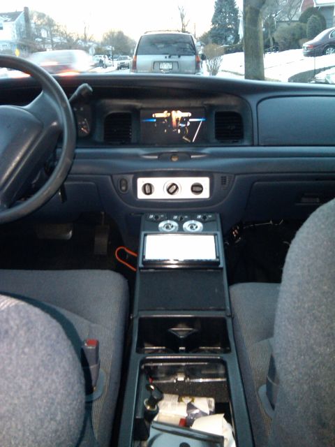 2001 Ford Crown Victoria photo