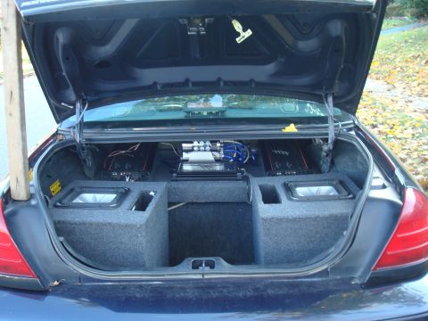 2001 Ford Crown Victoria photo