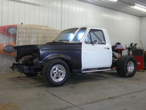 1994 Ford F-150 - Another view with the fenders on.