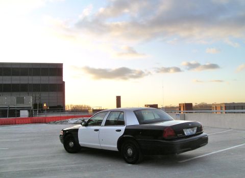2004 Ford Crown Victoria photo