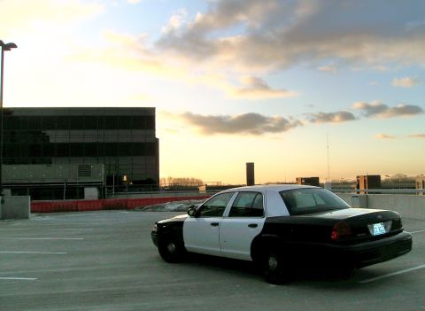 2004 Ford Crown Victoria photo