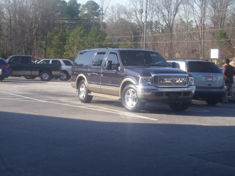 2000 Ford Excursion - Sun making the X look good