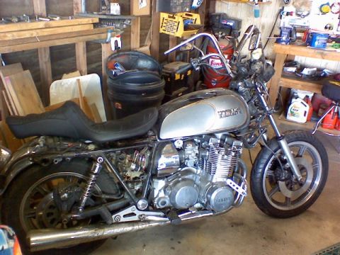 1980 Yamaha XS1100 - New rear 11" HD Sportster Shocks. (stock is 12.5")