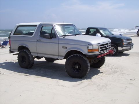 1995 Ford Bronco - I love making Chevys look short.