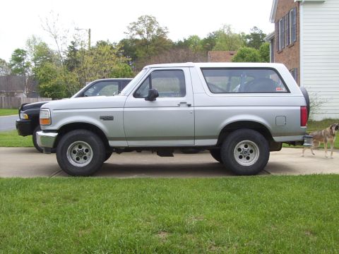 1995 Ford Bronco - This is the truck stock, with 32's. This was after I had the Ford Blue covered up.