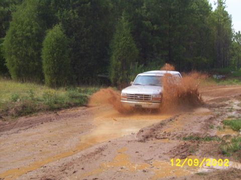 1995 Ford Bronco - Let's see how much mud I can get on top of my Bronco?