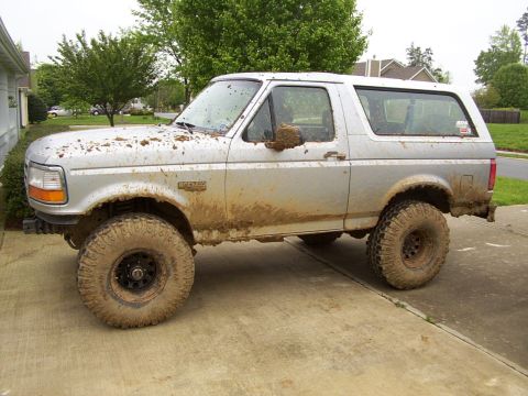 1995 Ford Bronco - All Bronco's look better with some extra "color."