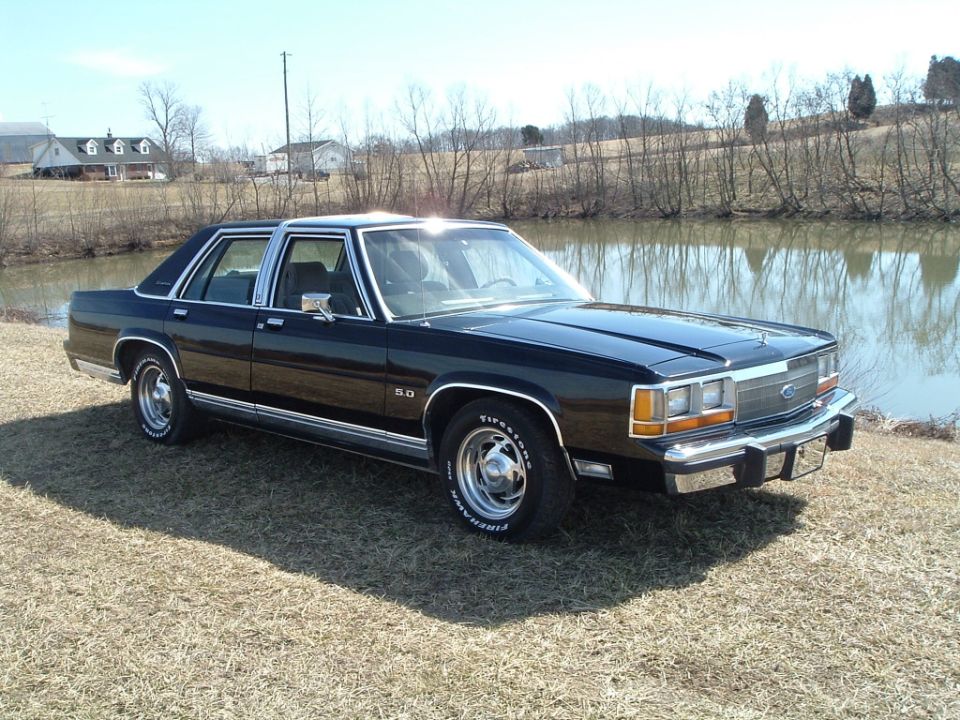 1989 Ford Crown Victoria LTD in 2009