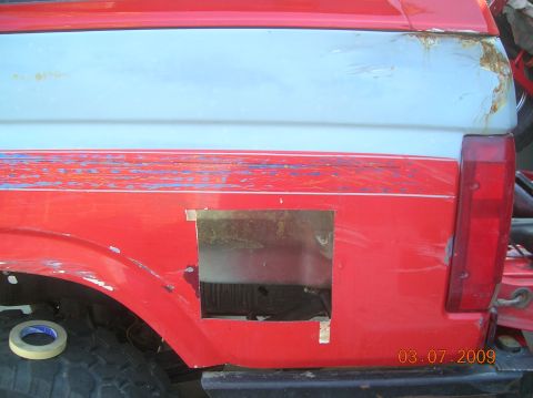 1985 Ford Bronco - gas door cut out.