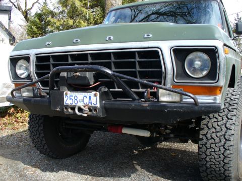 1978 Ford Bronco - The grille and headlight design suggest a 1973 Ford truck, not a 1978 Bronco.