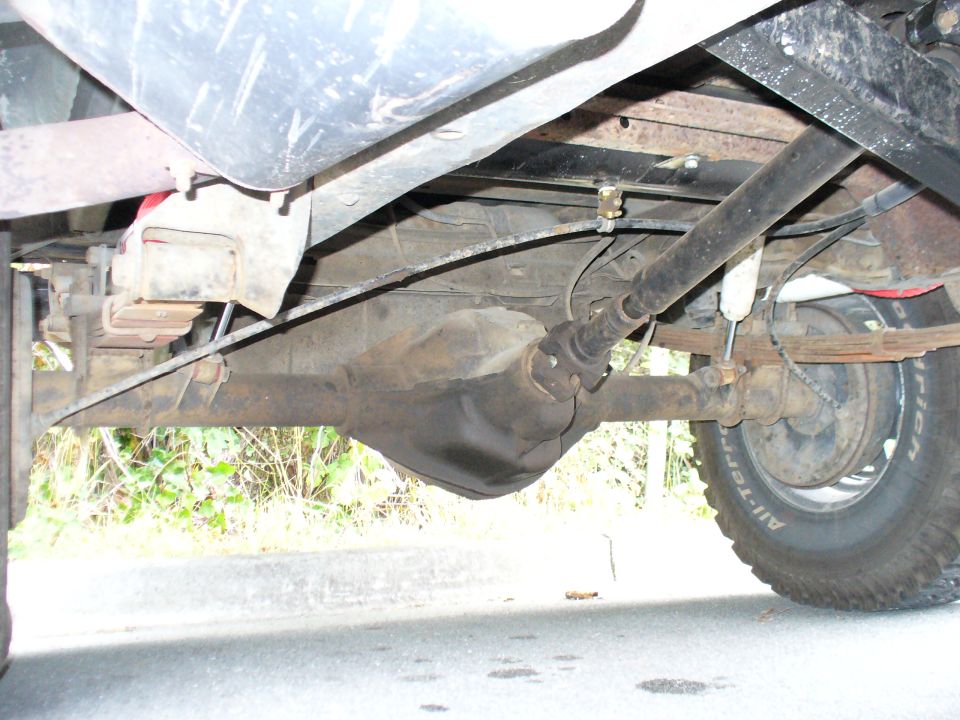 Rear axle and leaf springs of a vehicle, viewed from underneath