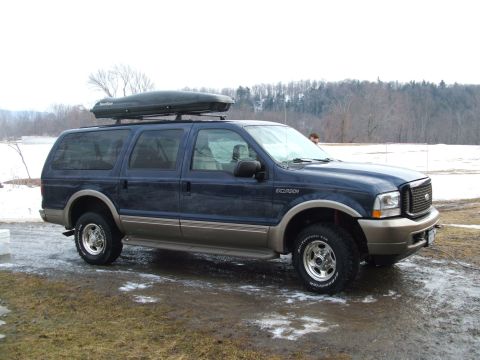 2004 Ford Excursion photo