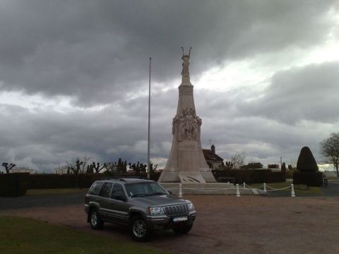 1991 Ford LTD Crown Victoria - Monument aux morts Romilly sur Seine
