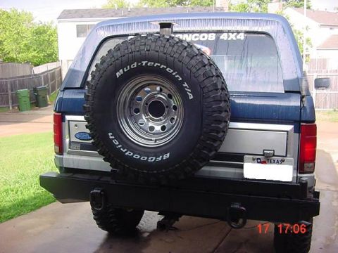 1986 Ford Bronco - new rear bumper mounted and painted with 35" mounted