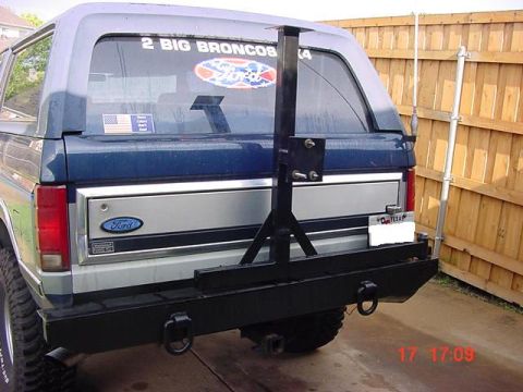 1986 Ford Bronco - without tire... the d-rings are actually rated at 46k each, even though i dont need that much hehehehe
