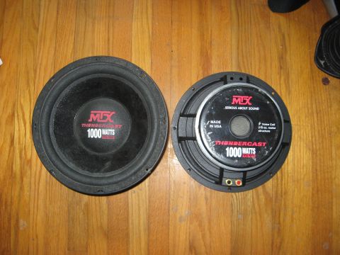 2003 Ford Crown Victoria - subs