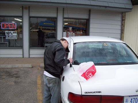 2000 Mercury Grand Marquis - Steven (96crownvicP71) gets a new 2 meter antenna