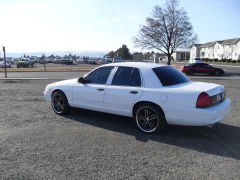 2003 Ford Crown Victoria photo