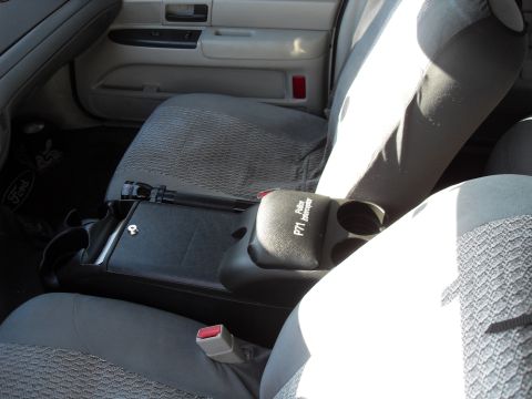 2003 Ford Crown Victoria photo