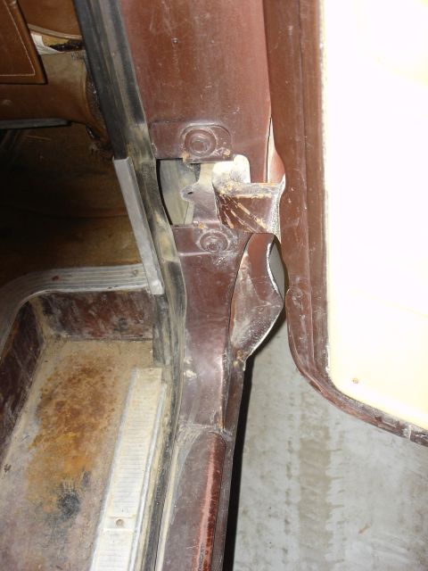 1979 Ford F-250 - Interior view of the door jamb and floor area of a 1979 Ford F-250.