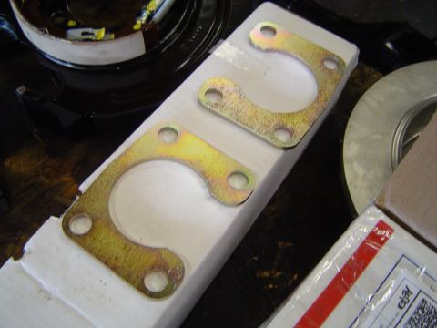 1989 Ford Bronco - Axle retainers