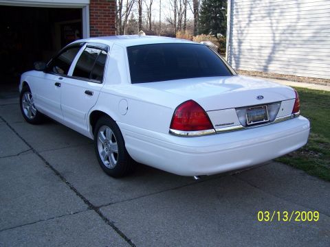 2008 Ford Crown Victoria photo