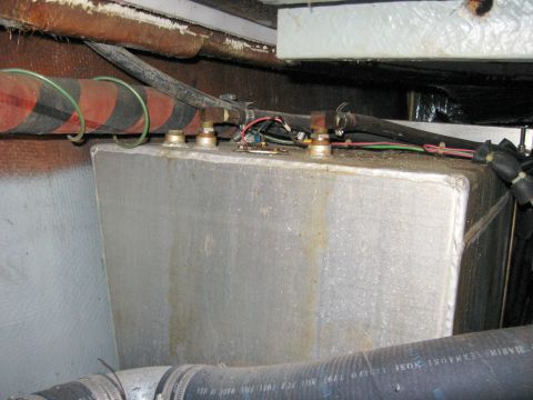 1985 Carver 326 Aft Cabin - tank 1