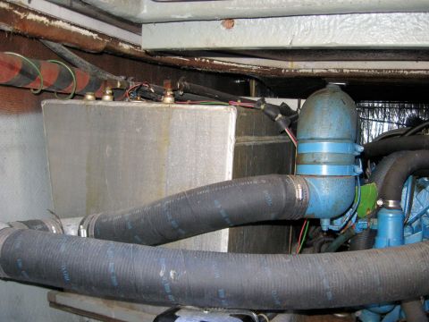 1985 Carver 326 Aft Cabin - tank 2