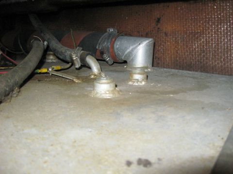 1985 Carver 326 Aft Cabin - tank 5