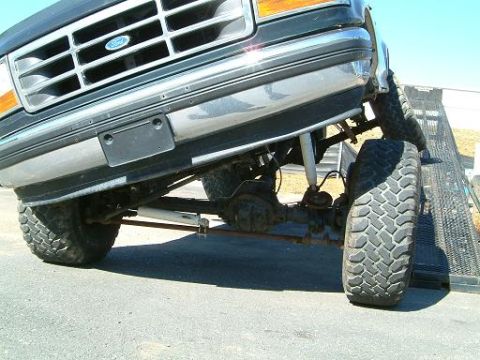 1993 Ford Bronco - The stock spring retainers didn't want to retain the spring while flexing.