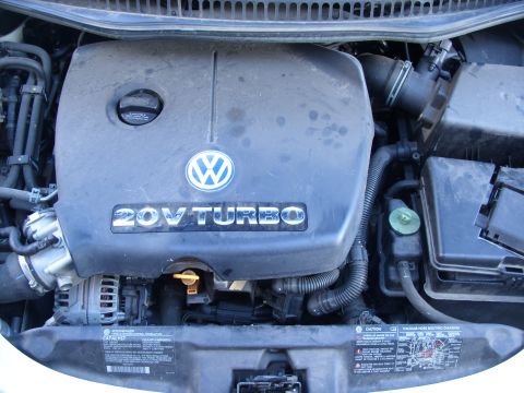 2003 Volkswagen Beetle - Dirty engine compartment with lots of spider webs