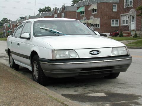 1988 Ford Taurus photo