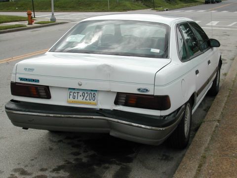 1988 Ford Taurus photo