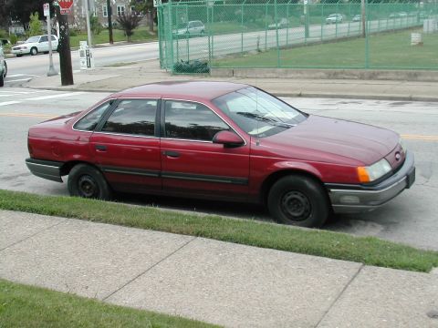 1991 Ford Taurus photo