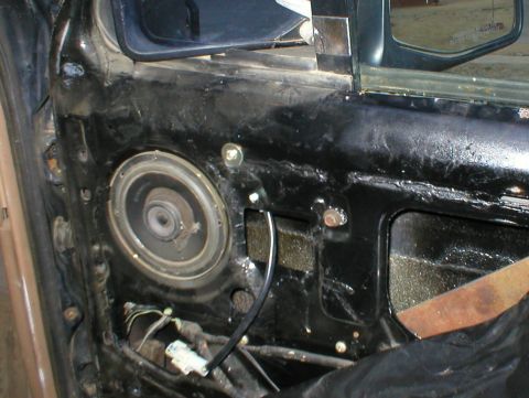 1983 Ford Bronco - This is how it looks. Since I had already converted my door panels to this style, I also already had the wiring for the power mirrors.