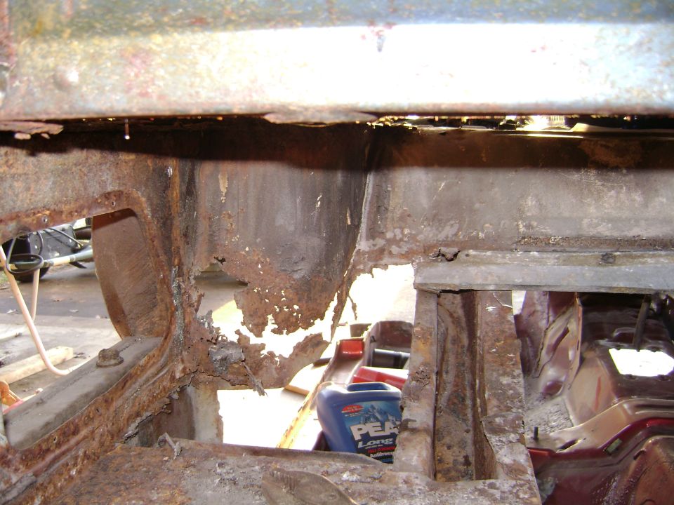RR iner wheel well