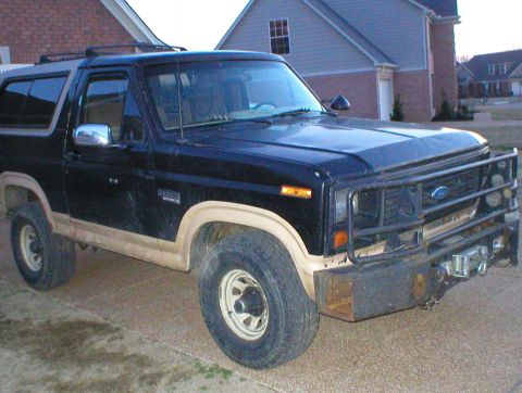 1983 Ford Bronco - With what I learned, the second side only took ~45min.
