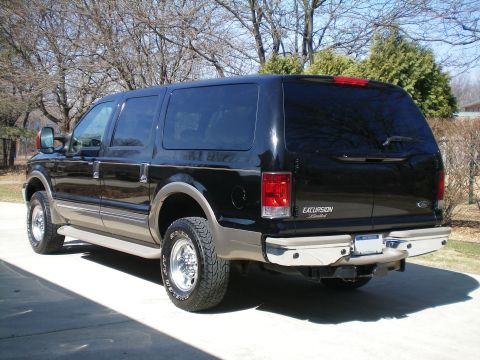 2002 Ford Excursion photo