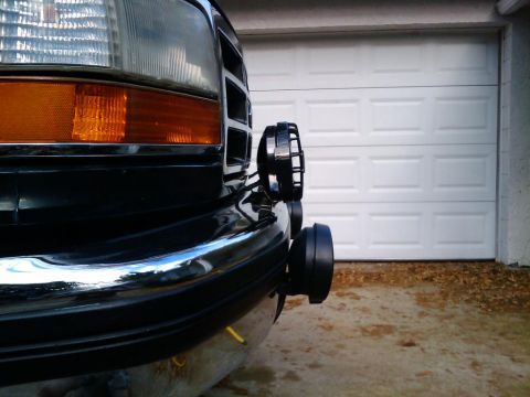 1993 Ford Bronco - Side view of lights on bumper