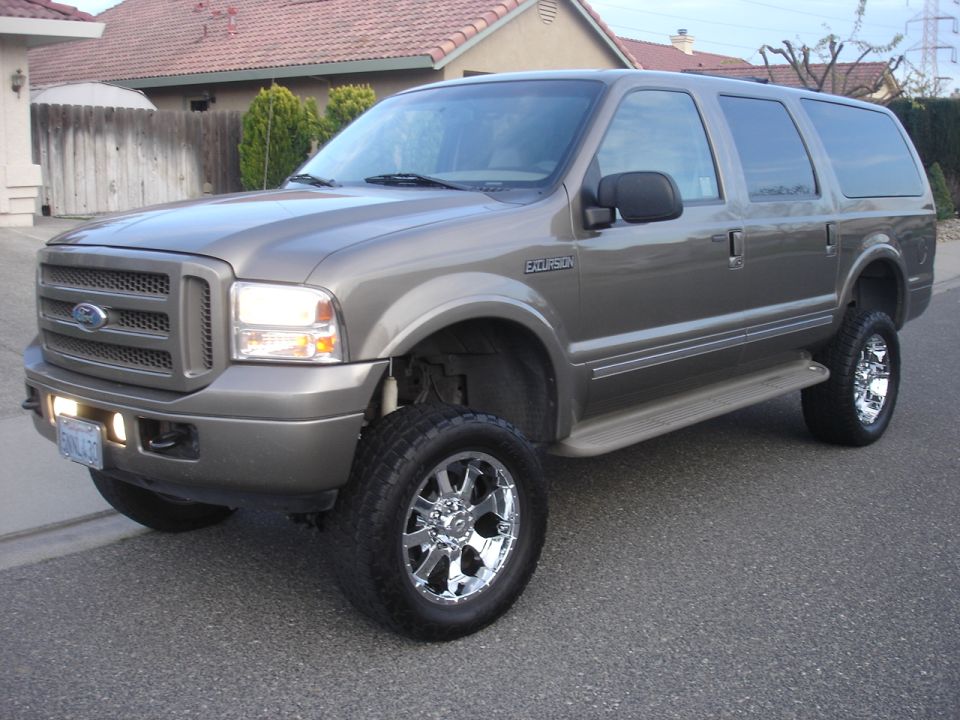 2005 Ford Excursion “NeverEndz”