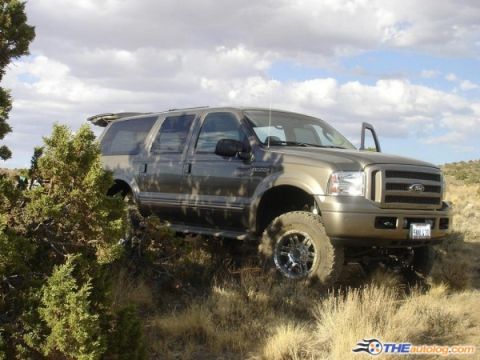 2005 Ford Excursion photo