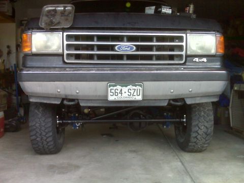 1990 Ford Bronco - Look Ma', no jack stands.