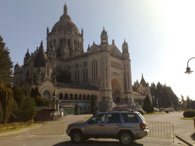 Notre Dame de Lisieux