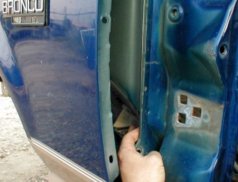 1983 Ford Bronco - This is where leaves build up, on both sides of the truck. They come thru the wiper valance slots ('80-86) and between the windshield & its…