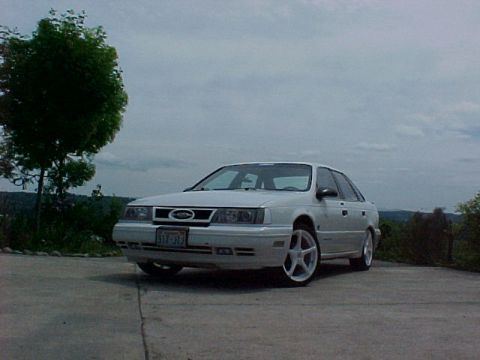 1991 Ford Taurus photo
