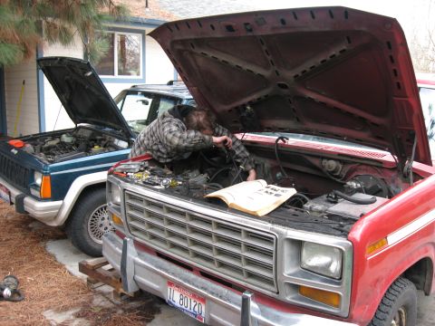 1981 Ford Bronco - Awww....his Jeep looks so tiny. Another awesome straight six. The 4.0L high output.