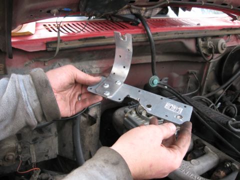 1981 Ford Bronco - The custom made accelerator bracket. Cost about $6 for the steel.